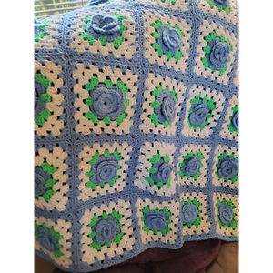 Vintage Hand Crocheted Rose Blanket